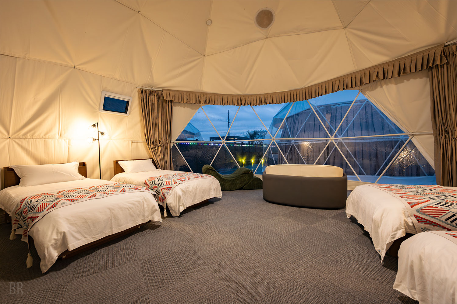 Galaxy Glamping Dog Premium 内装