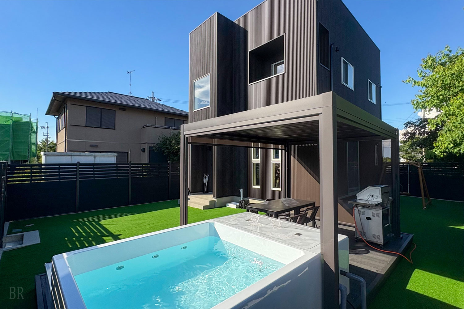 Galaxy Pool Resort 外観