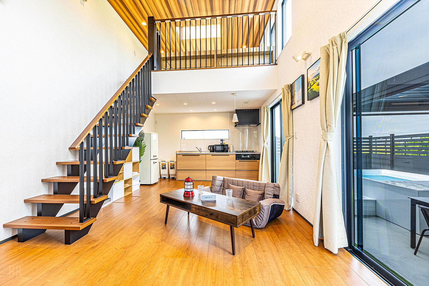 Galaxy Stardust 内装